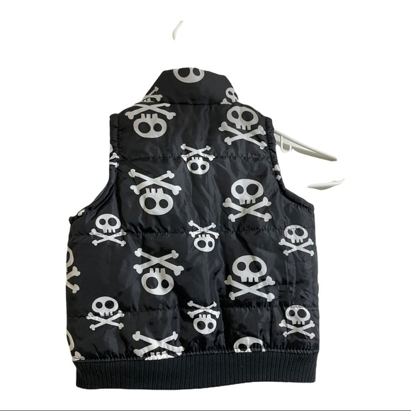 Super cute pirate skull and crossbones puffer vest from Disney. L 2T-3T - Picture 2 of 4